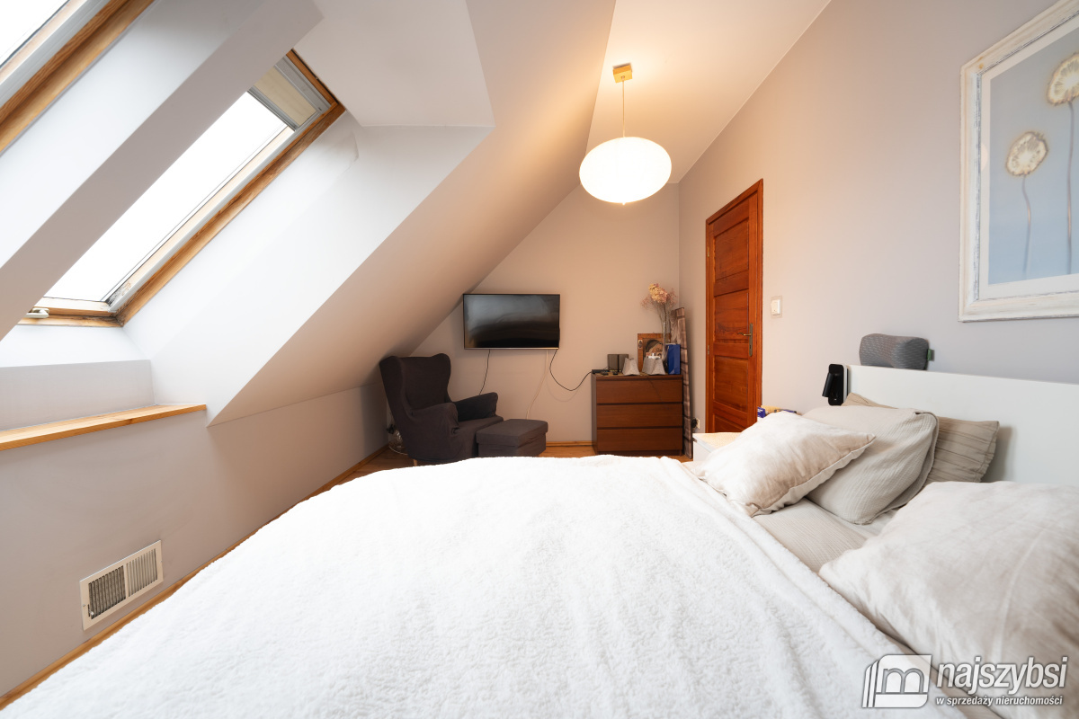 TRZEBIATÓW - kamienica w centrum Trzebiatowa  (23)