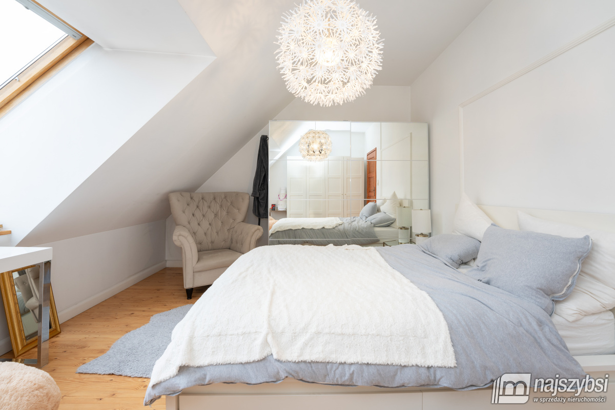 TRZEBIATÓW - kamienica w centrum Trzebiatowa  (26)