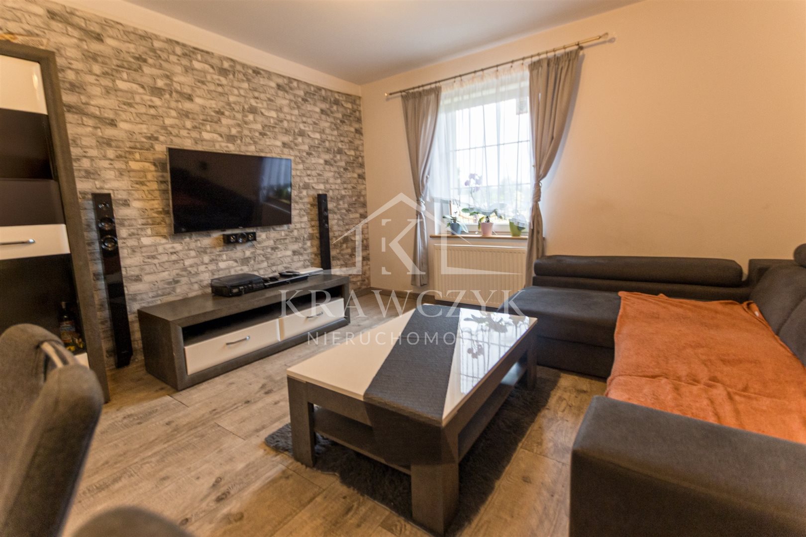 Dom z warsztatem  (10)