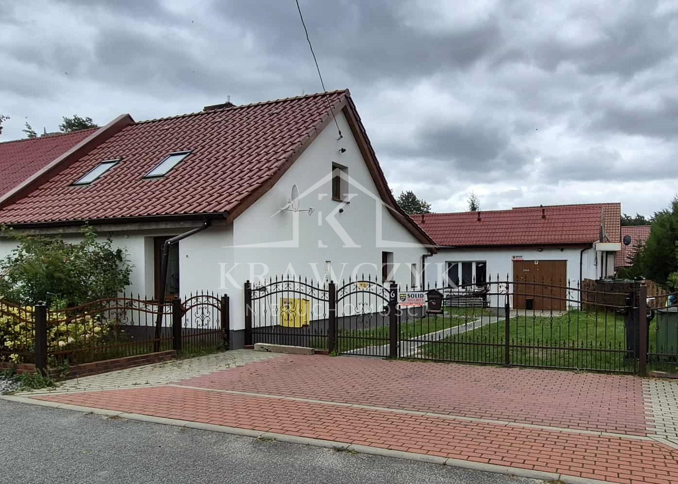 Dom z warsztatem  (2)