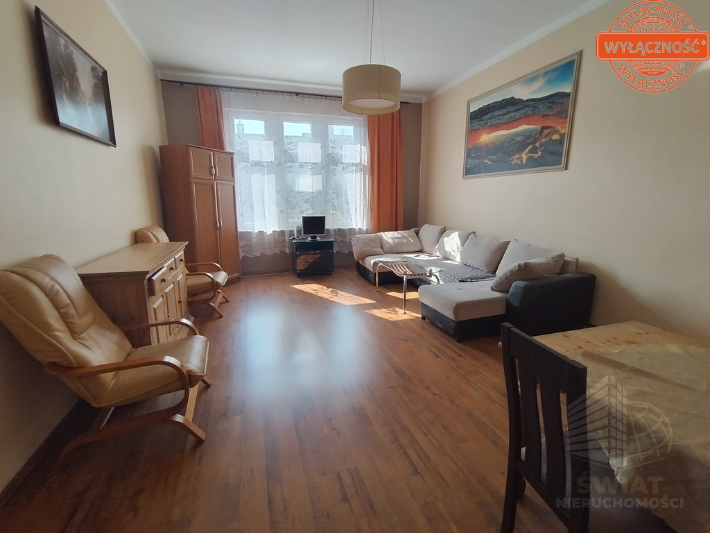 Śródmieście rozkładowe 75 m2 z miejscem postojowym (2)