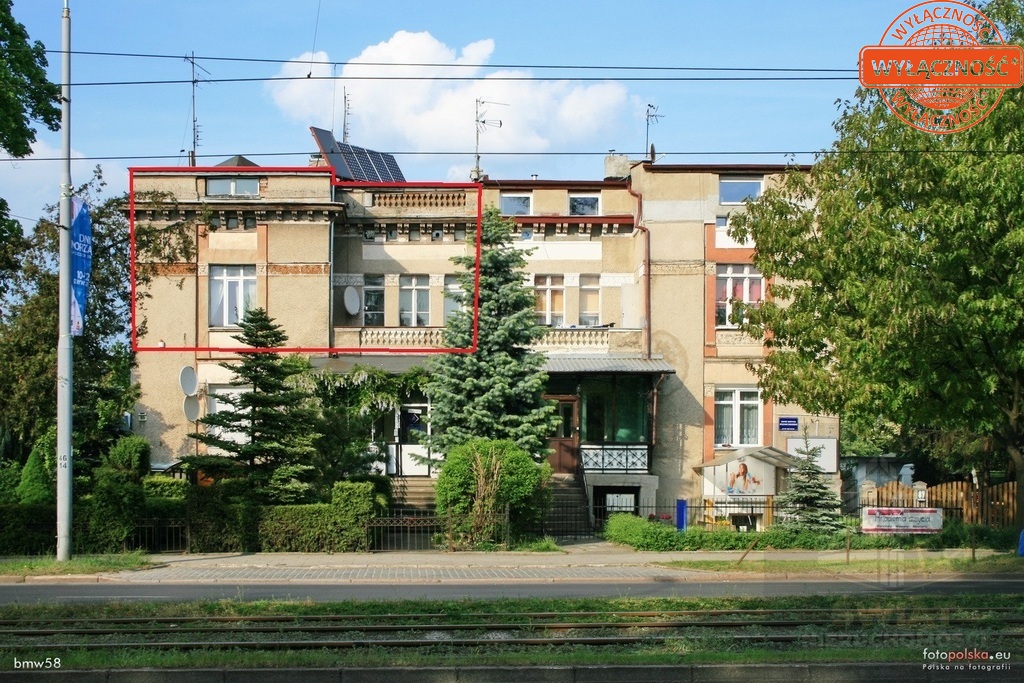 Piętro domu w atrakcyjnej lokalizacji (1)