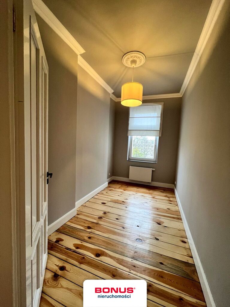 Trzypokojowe mieszkanie niedaleko Wałów Chrobrego (2)