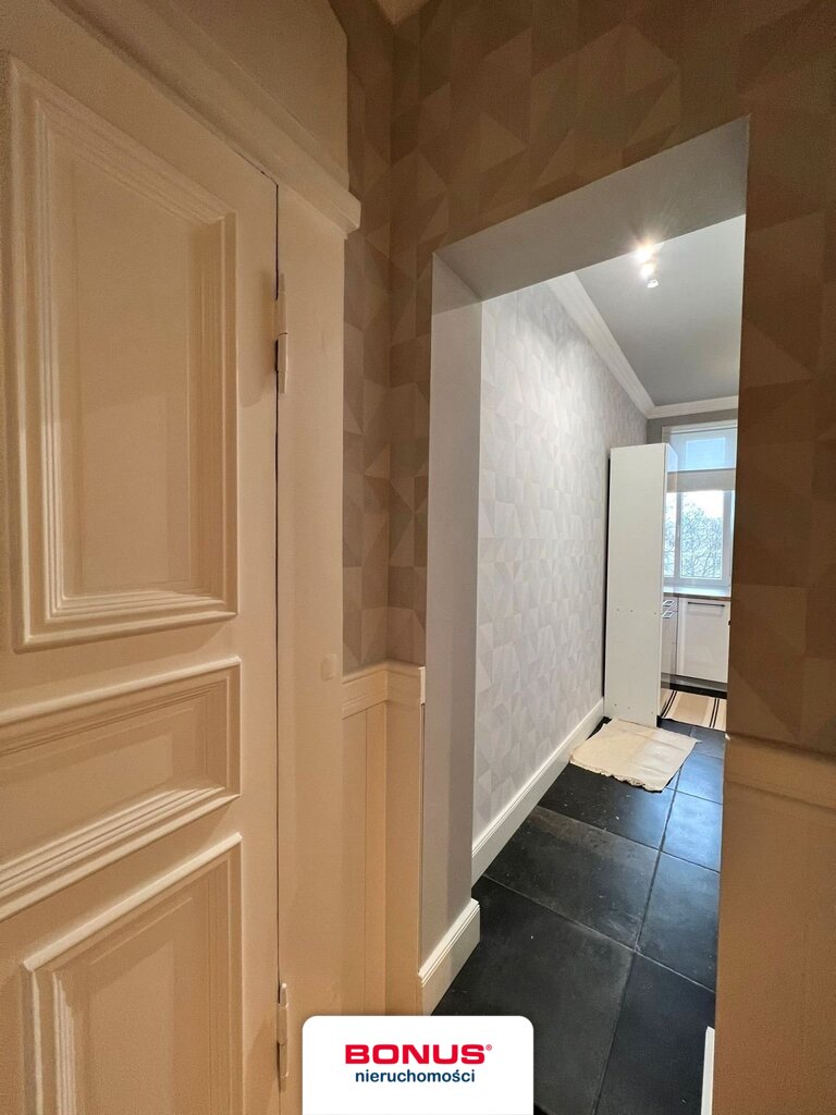 Trzypokojowe mieszkanie niedaleko Wałów Chrobrego (3)