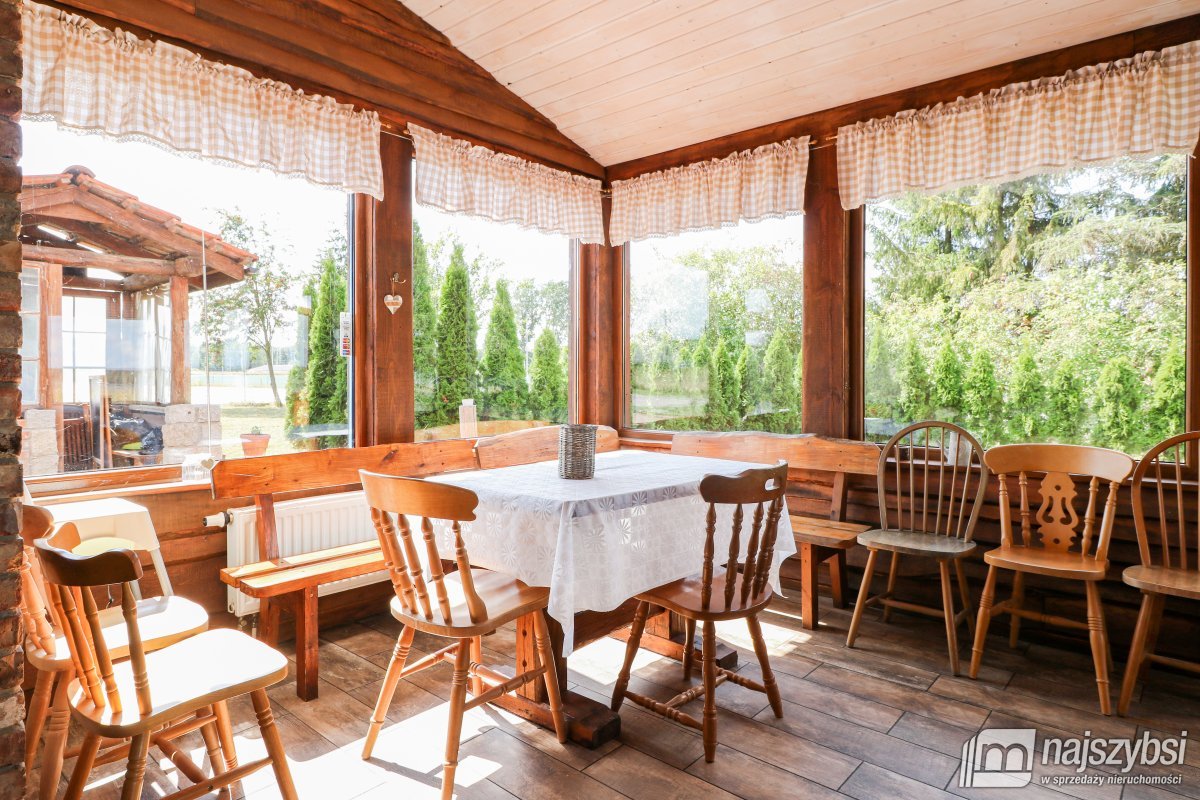 Dom z lokalem użytkowym  (16)