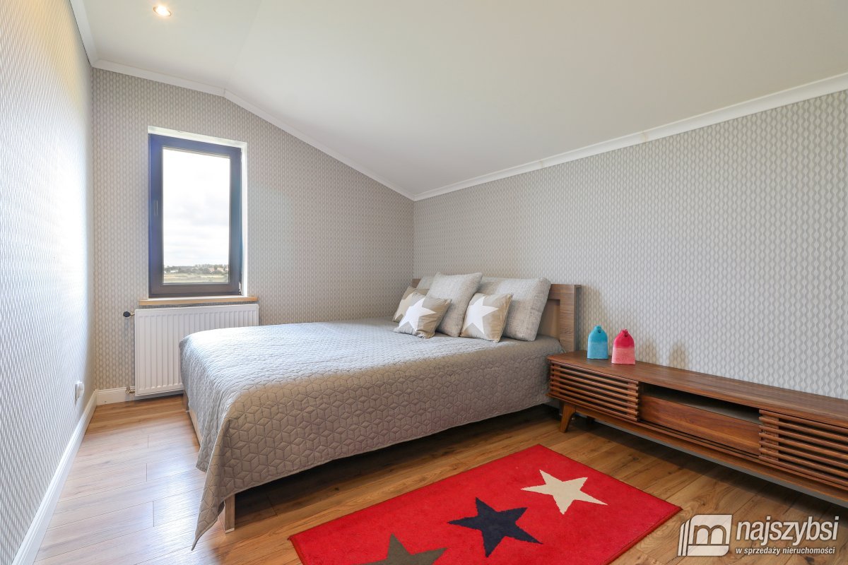 Dom z lokalem użytkowym  (2)