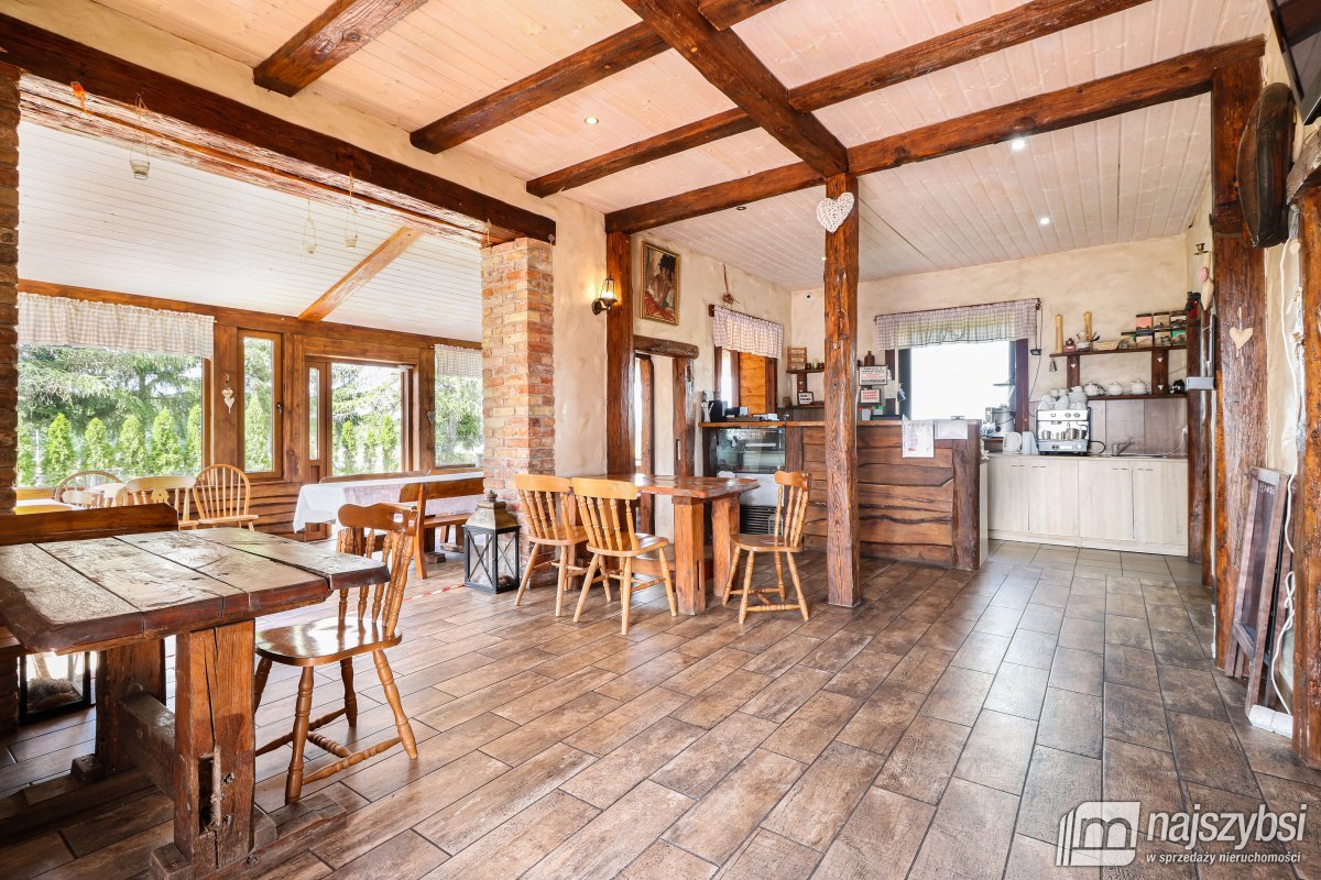 Dom z lokalem użytkowym  (25)