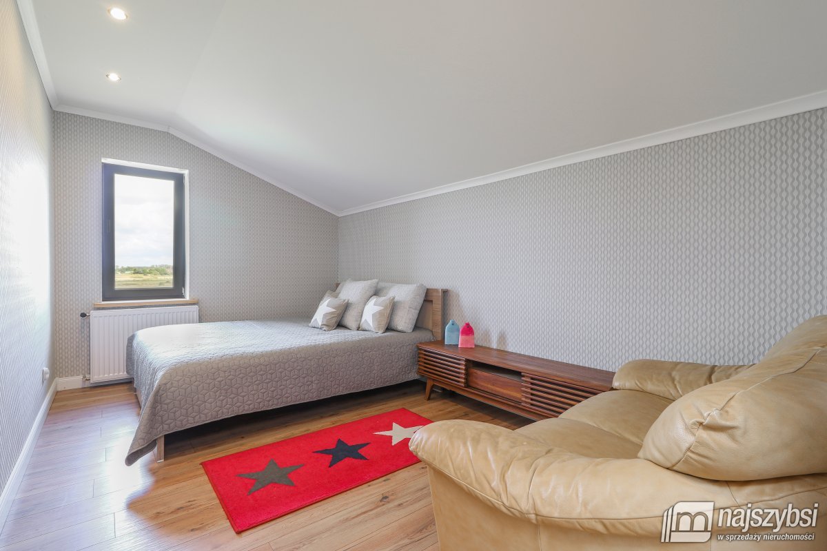 Dom z lokalem użytkowym  (5)