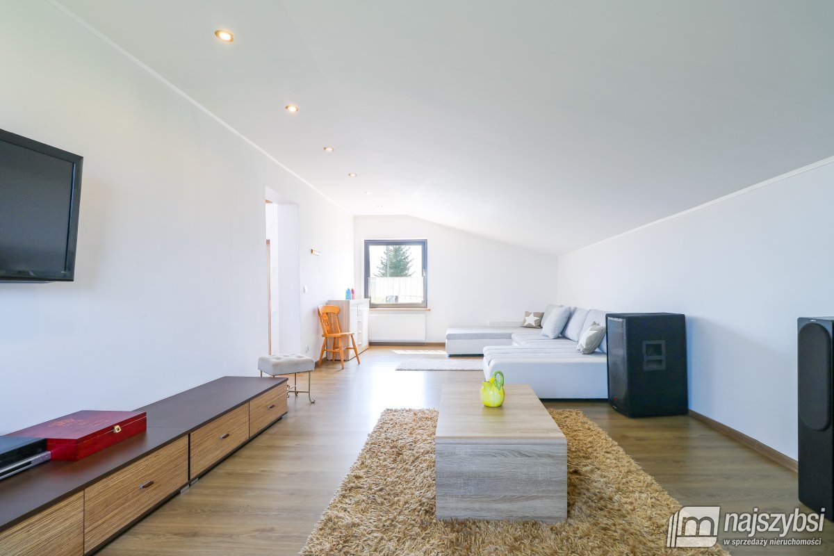 Dom z lokalem użytkowym  (8)