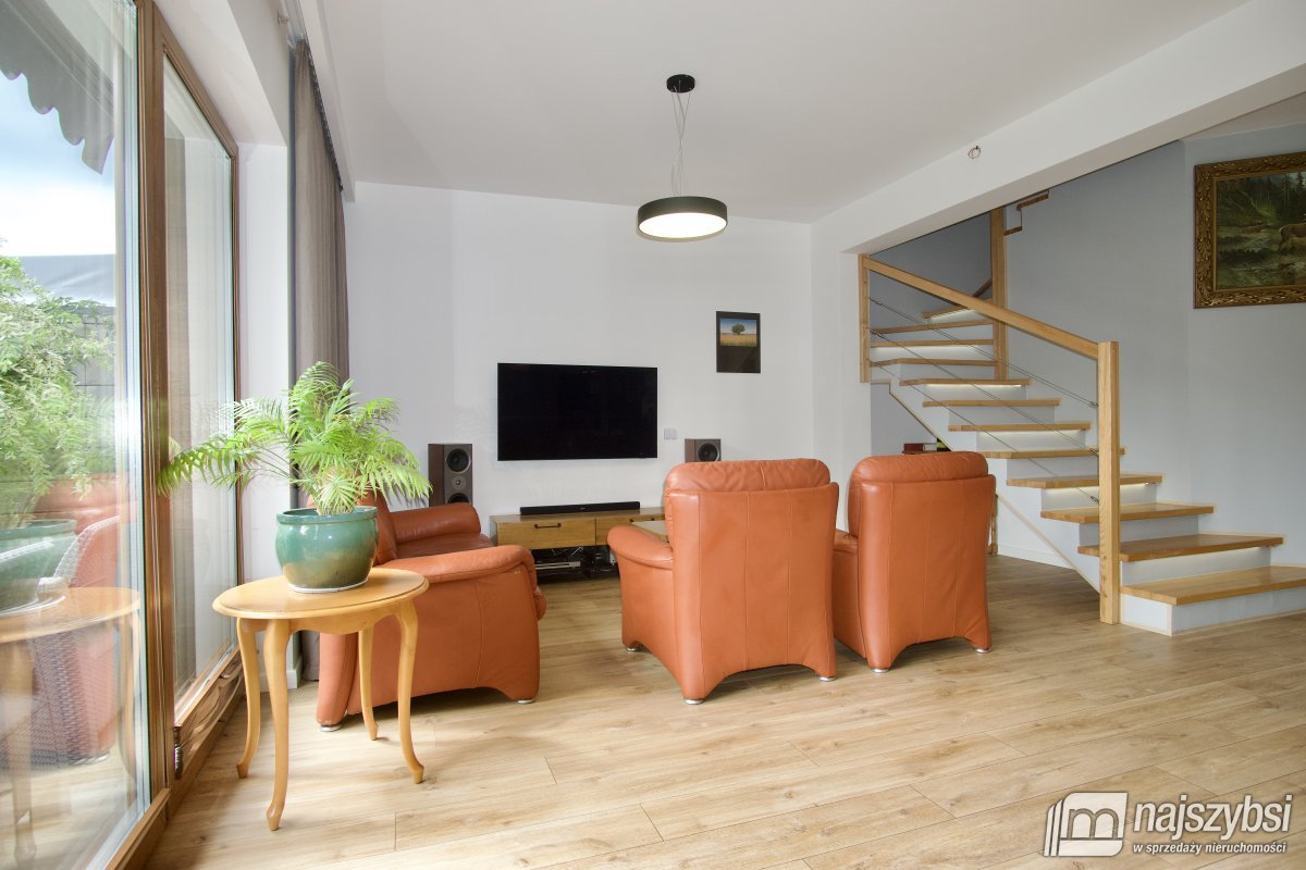 Pilchowo- Komfortowy dom z ogródkiem i garażem (1)