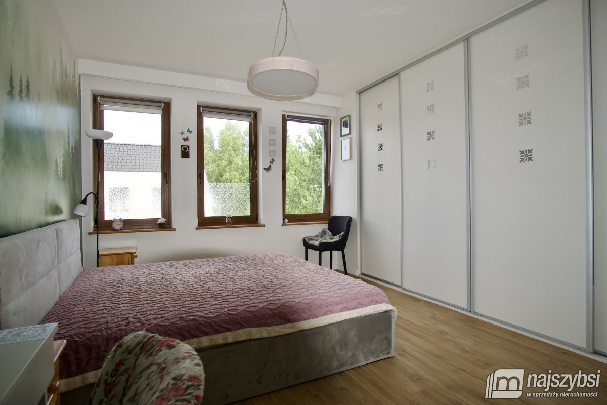 Pilchowo- Komfortowy dom z ogródkiem i garażem (11)