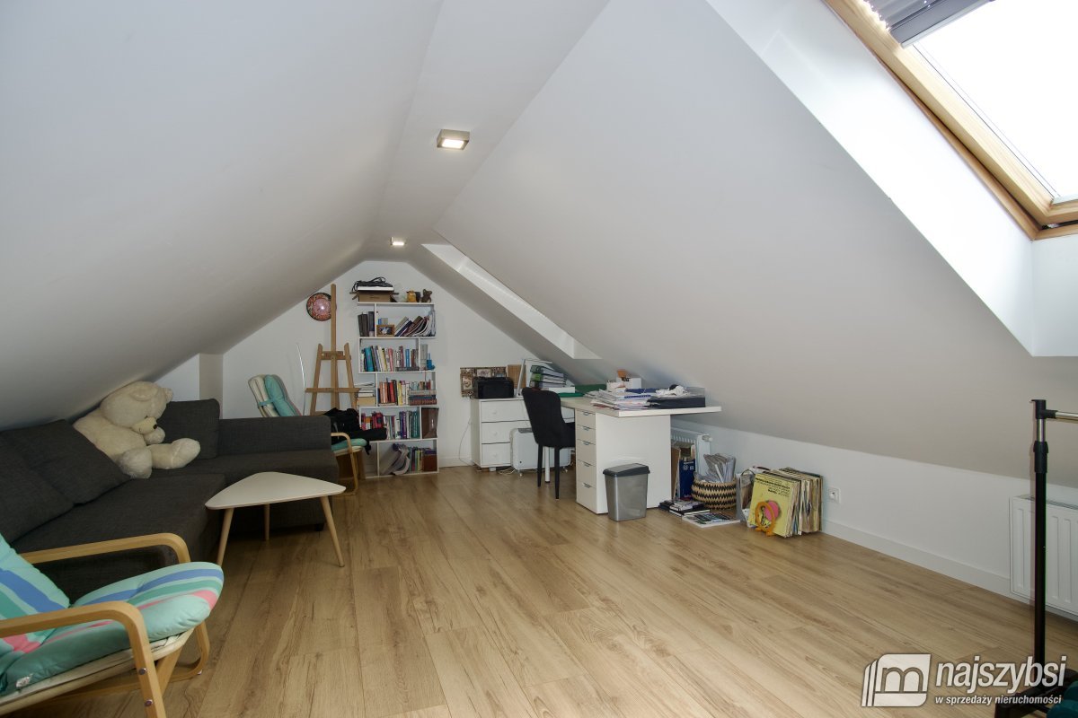 Pilchowo- Komfortowy dom z ogródkiem i garażem (17)