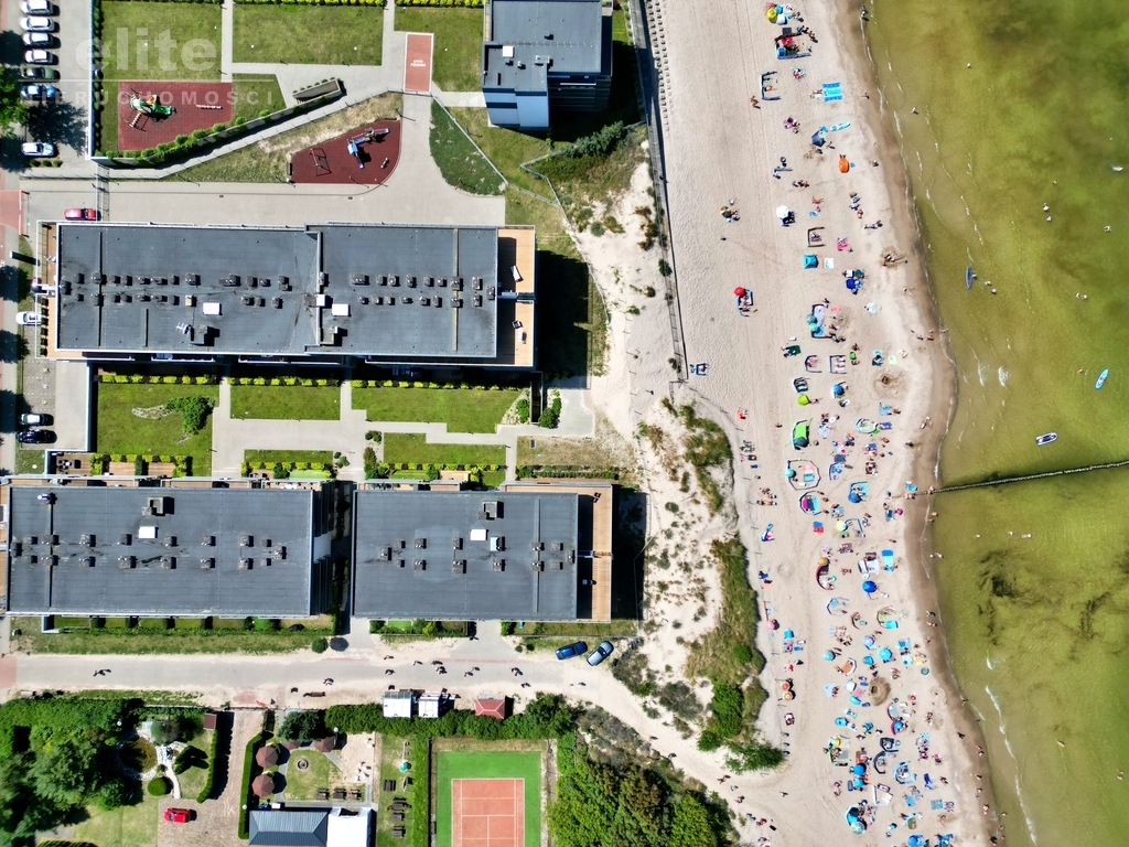 Dziwnów - Gardenia I linia zabudowy od morza plaży (10)