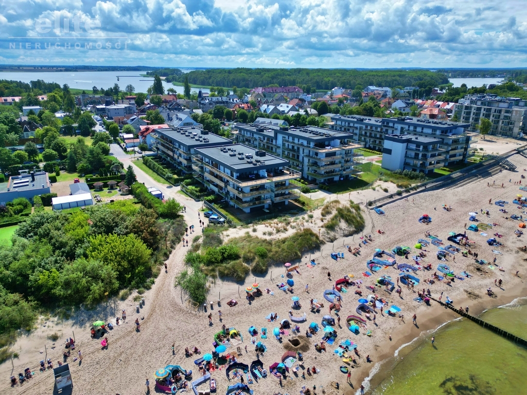Dziwnów - Gardenia I linia zabudowy od morza plaży (2)