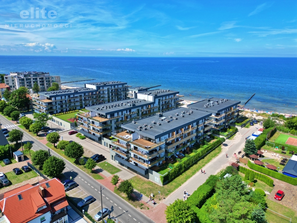 Dziwnów - Gardenia I linia zabudowy od morza plaży (1)