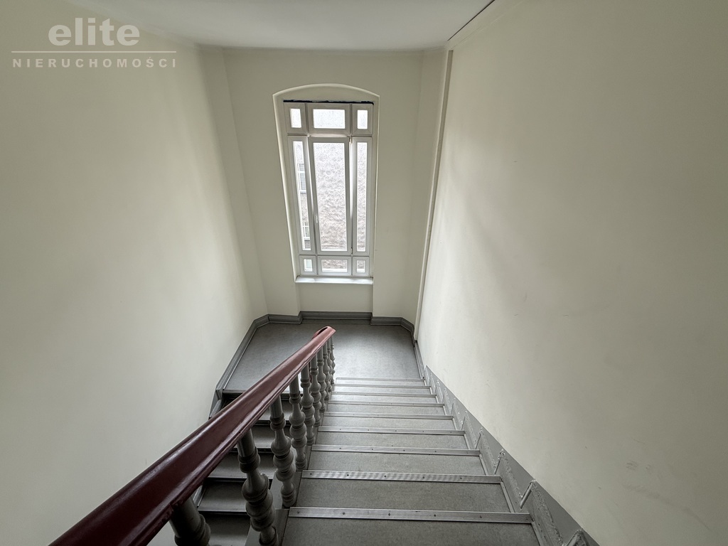 Centrum 2 pokoje, 43m2  z piwnicą (11)