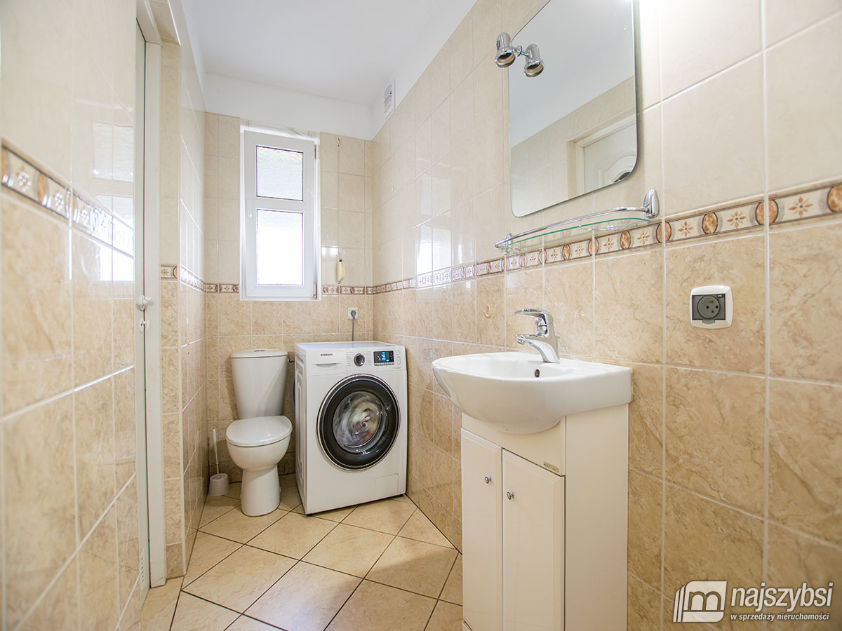 Chojna- dom wolnostojący przy parku. (12)