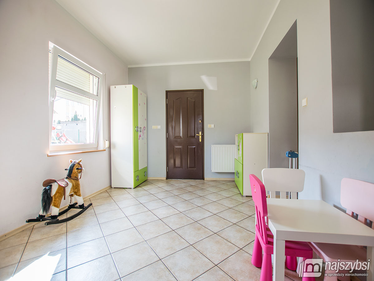 Chojna- dom wolnostojący przy parku. (13)