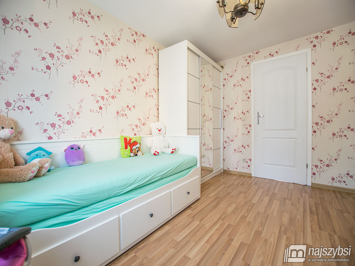 Chojna- dom wolnostojący przy parku. (19)