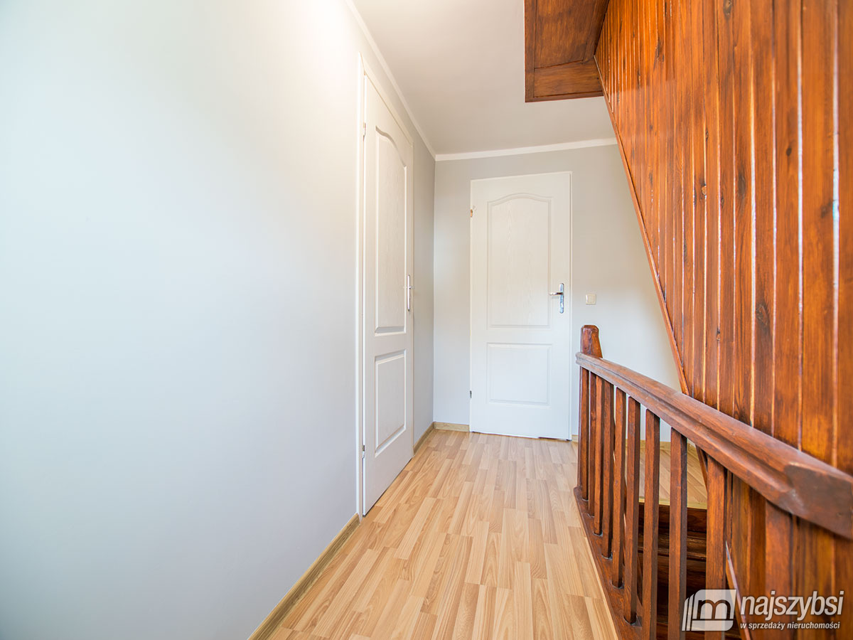 Chojna- dom wolnostojący przy parku. (22)