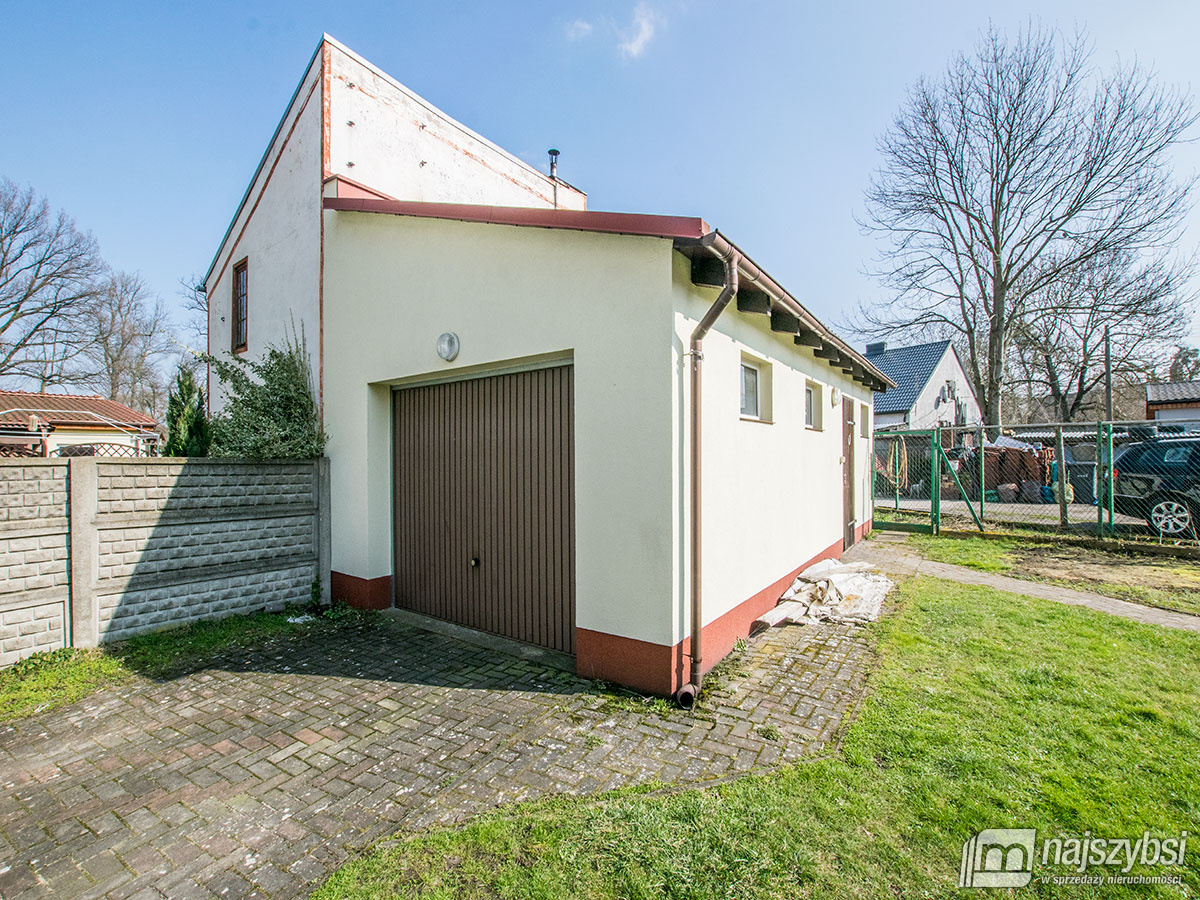 Chojna- dom wolnostojący przy parku. (28)