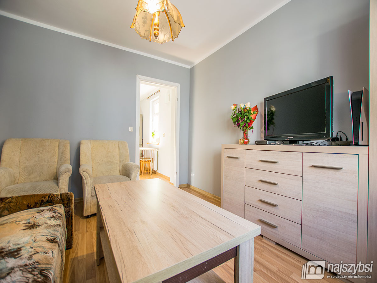 Chojna- dom wolnostojący przy parku. (4)