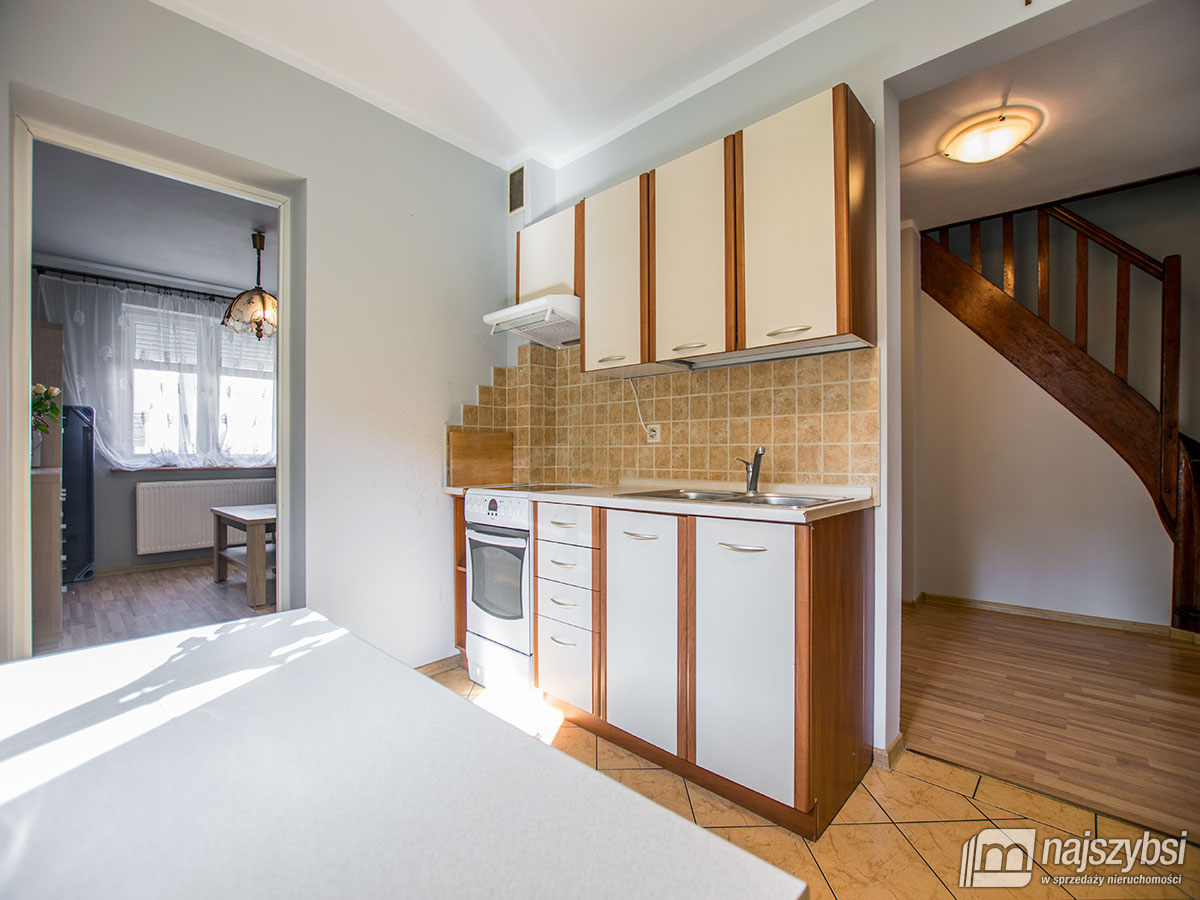 Chojna- dom wolnostojący przy parku. (8)