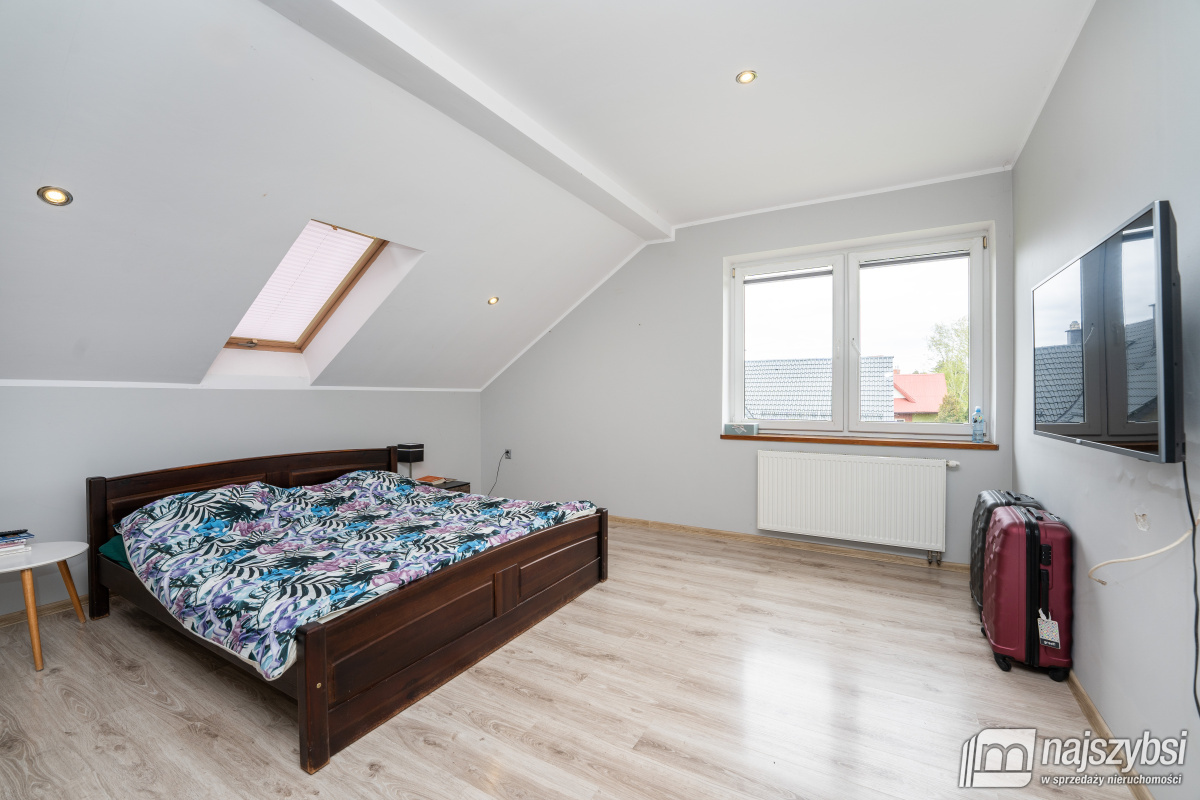 DRAWSKO POMORSKIE- DOM W SPOKOJNEJ OKOLICY  (24)