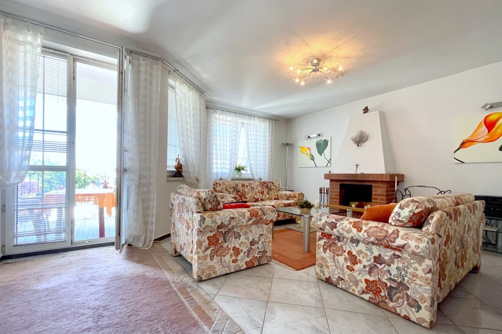 Komfortowe mieszkanie 2-poziomowe na Starówce (2)