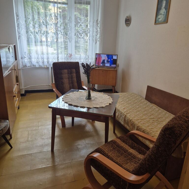 2pok.balkon,cegła,zielona okolica,parter-360tys. (1)