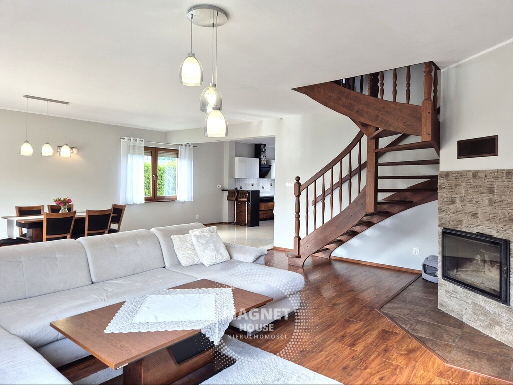 Zadbany bliźniak na Warszewie blisko Puszczy (1)