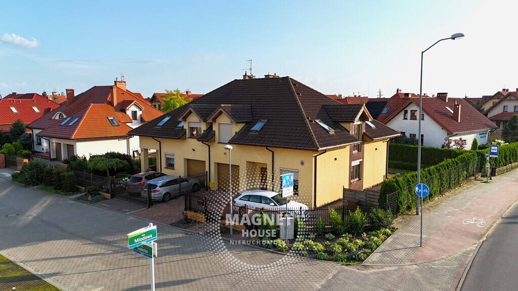 Zadbany bliźniak na Warszewie blisko Puszczy (18)