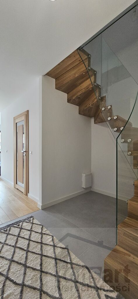 Dwupoziomowe mieszkanie dwupokojowe z garażem (12)