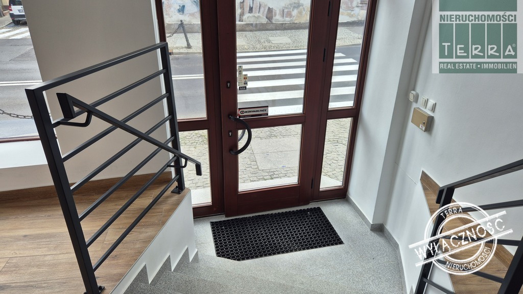 LOKAL PRZY KRZYŻÓWCE (6)