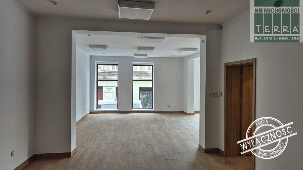 LOKAL PRZY KRZYŻÓWCE (5)