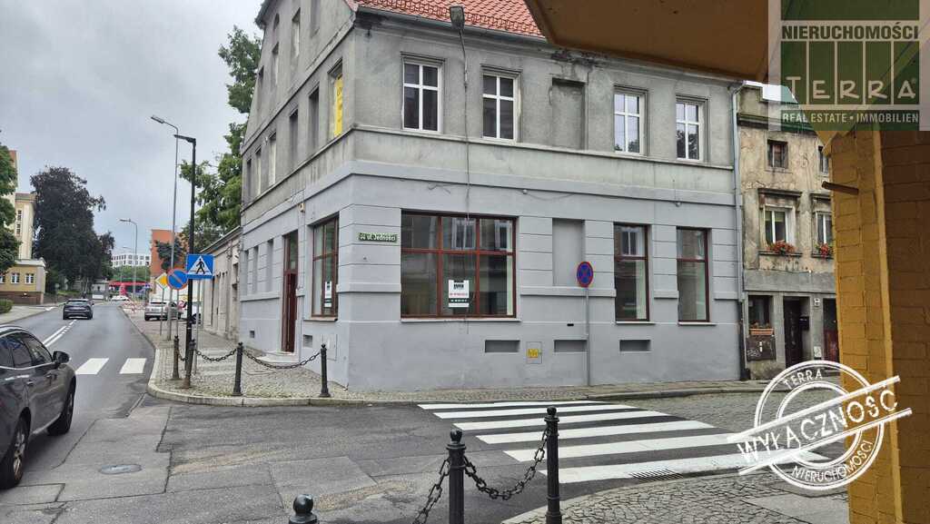 LOKAL PRZY KRZYŻÓWCE (1)