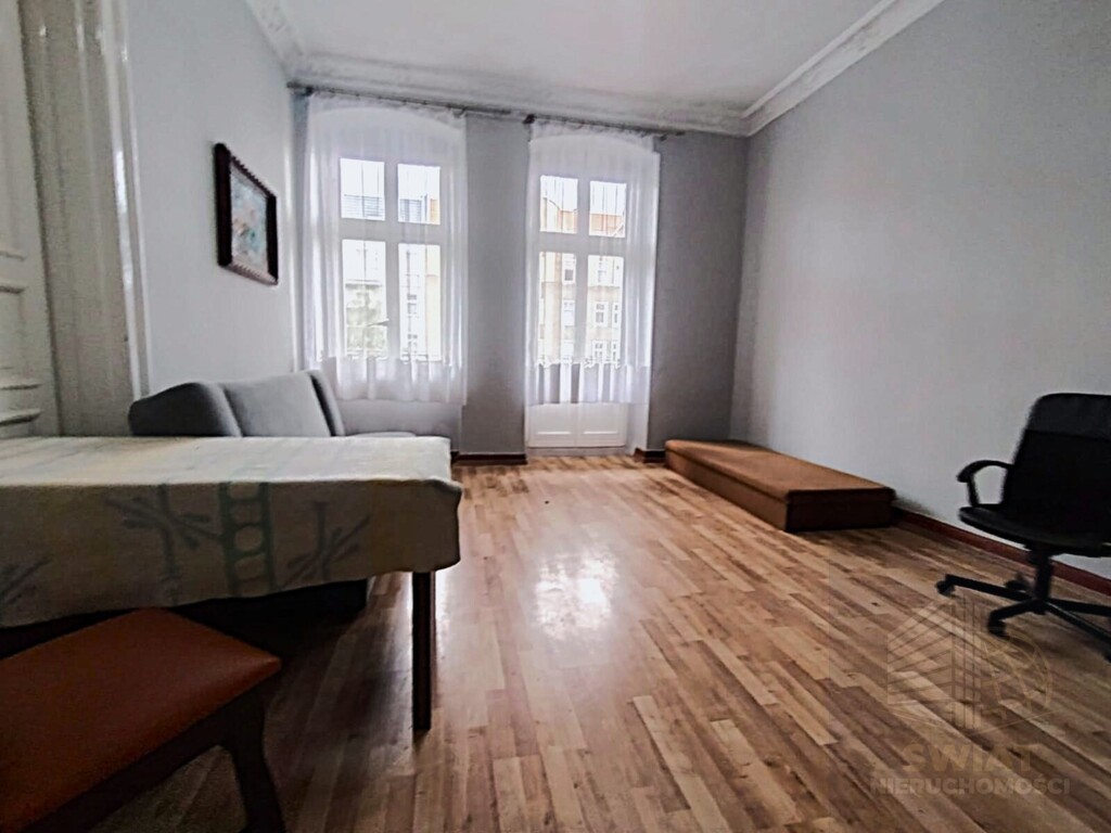 4 pokoje w centrum 1 piętro (2)