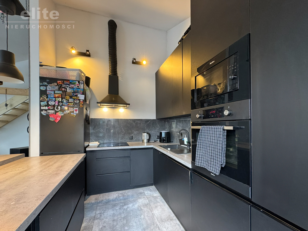 Warszewo 2 pokoje + antresola balkon piwnica (6)