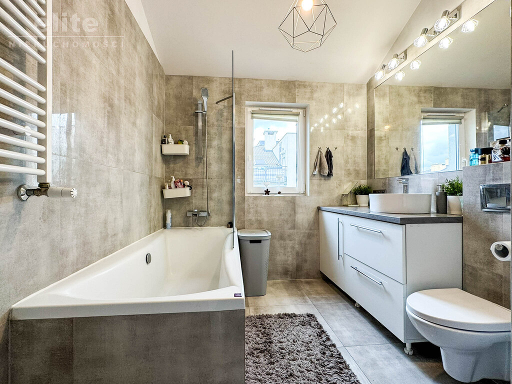 Warszewo 2 pokoje + antresola balkon piwnica (16)