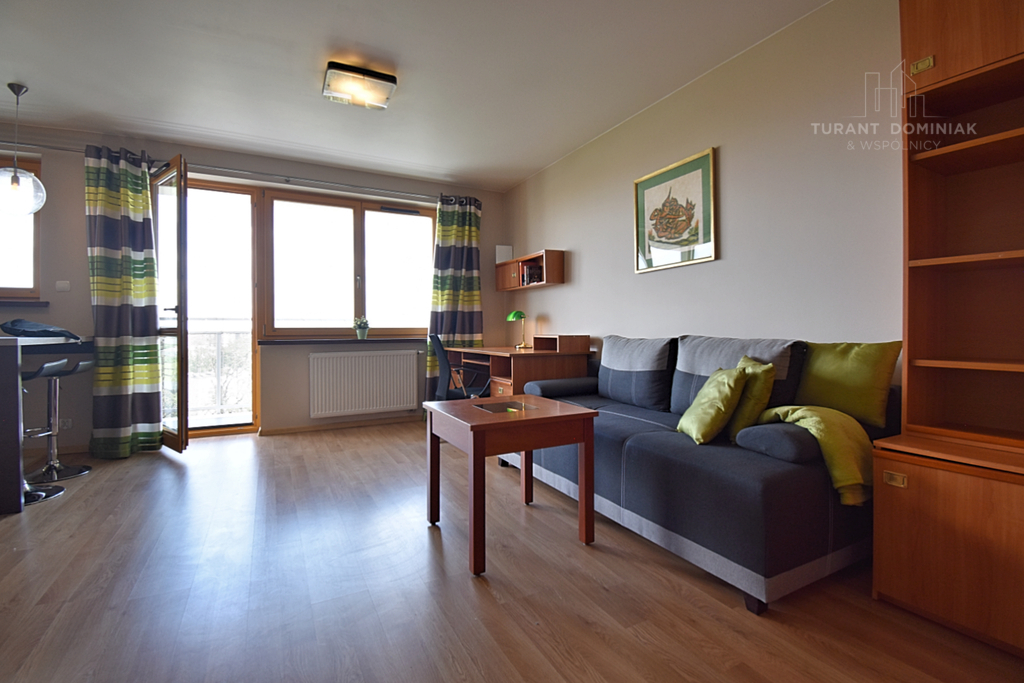 Kawalerka z balkonem i komórką (5)