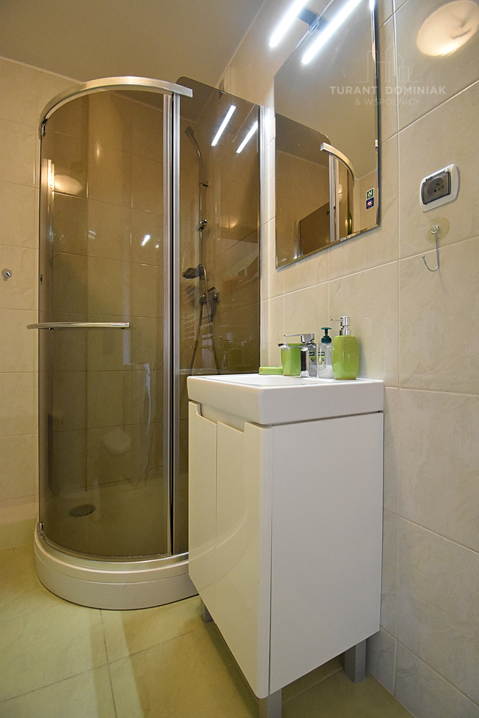 Kawalerka z balkonem i komórką (11)