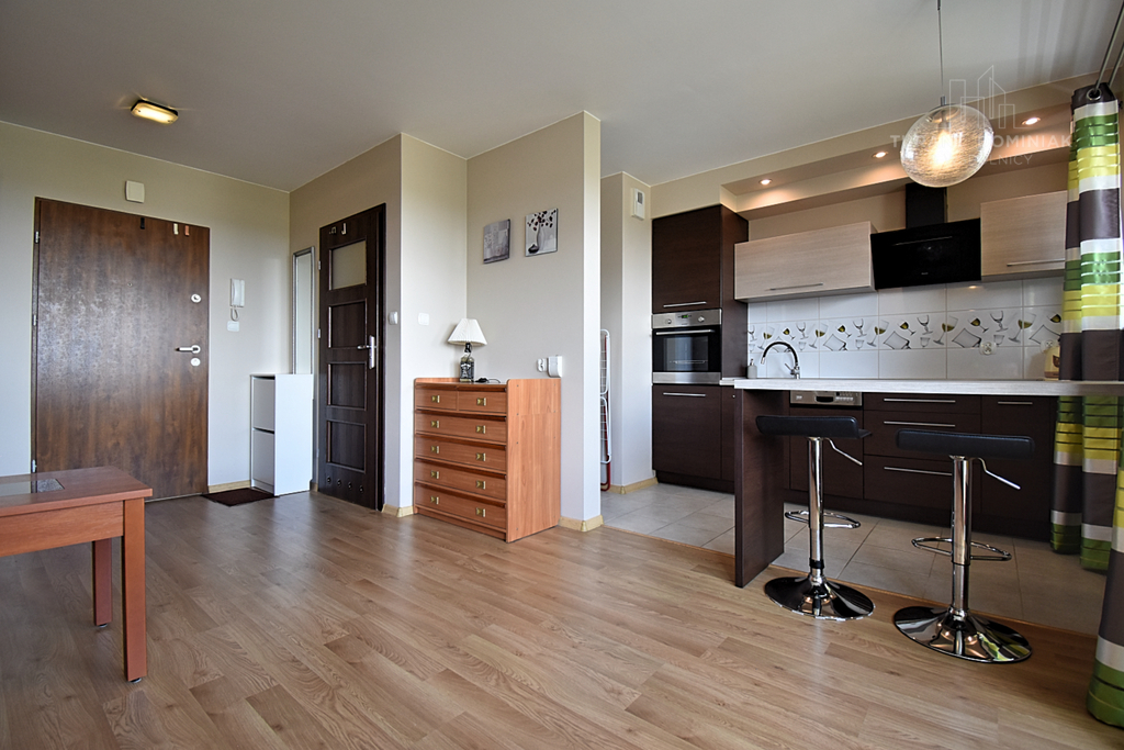 Kawalerka z balkonem i komórką (1)