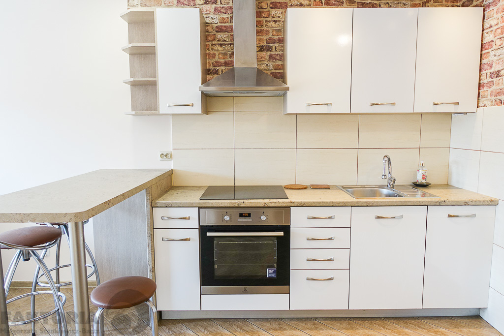 Śródmieście 2 pokoje 38,9m2, umebl. 2500+534+garaż (7)