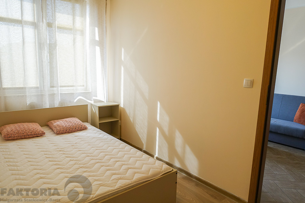 Śródmieście 2 pokoje 38,9m2, umebl. 2500+534+garaż (9)