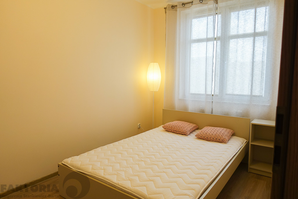 Śródmieście 2 pokoje 38,9m2, umebl. 2500+534+garaż (10)