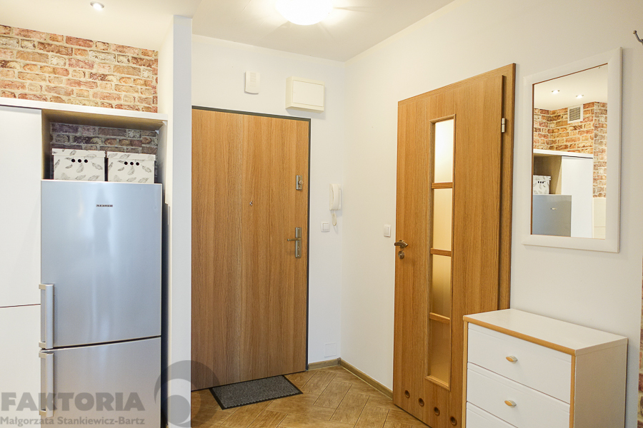 Śródmieście 2 pokoje 38,9m2, umebl. 2500+534+garaż (11)