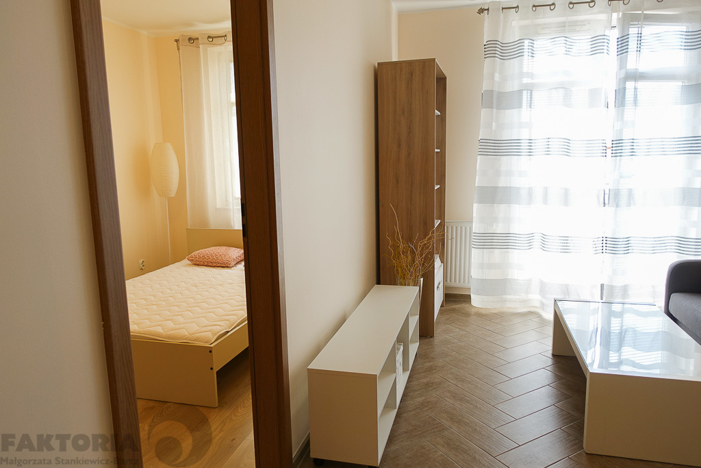 Śródmieście 2 pokoje 38,9m2, umebl. 2500+534+garaż (22)