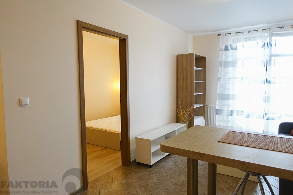 Śródmieście 2 pokoje 38,9m2, umebl. 2500+534+garaż (27)