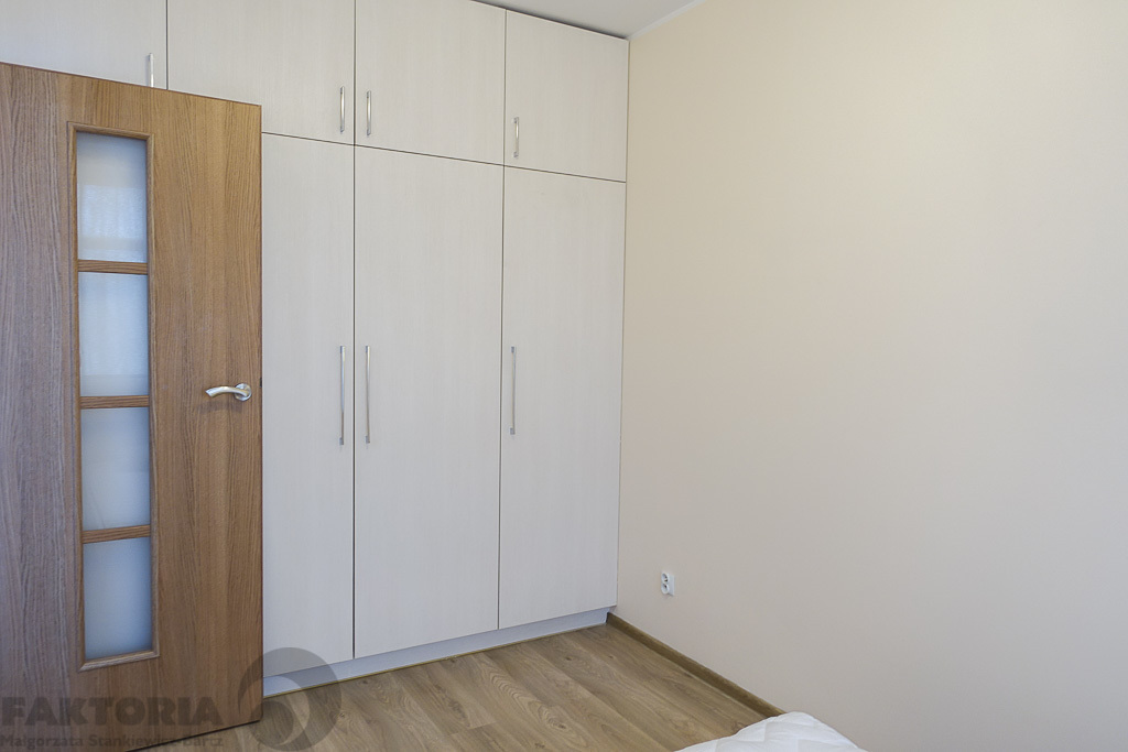 Śródmieście 2 pokoje 38,9m2, umebl. 2500+534+garaż (29)