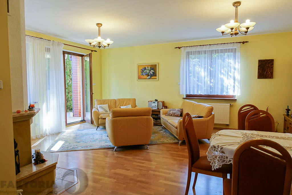 Gumieńce dom wolno stojący z 2000 r. 1,75 mln (2)